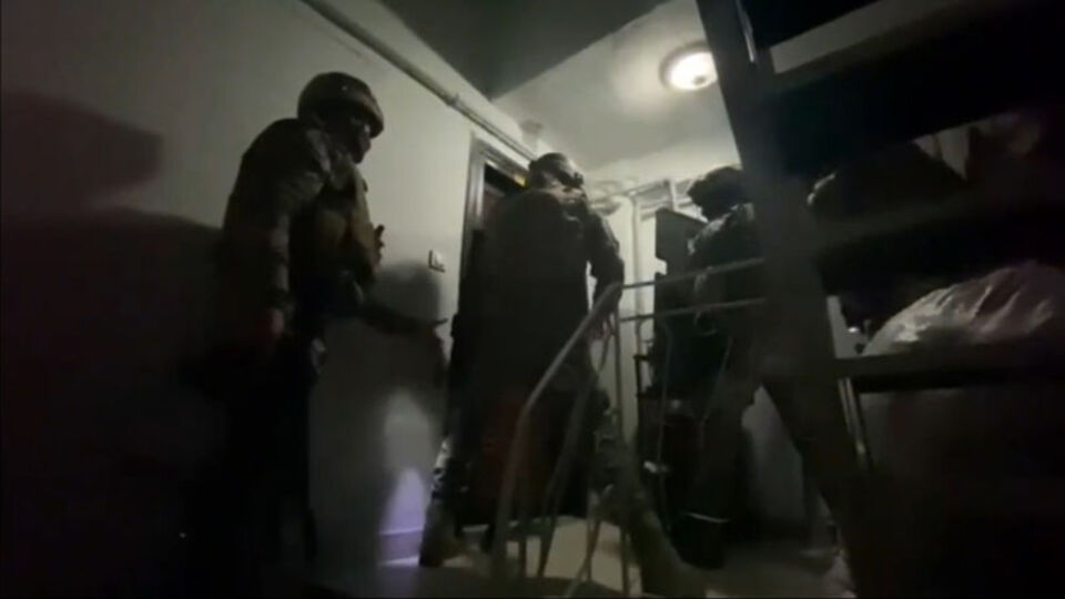 Şahinler çetesinin firari ismine kelepçe!