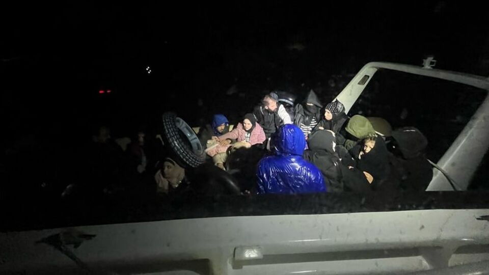 Muğla açıklarında 20 düzensiz göçmen kurtarıldı