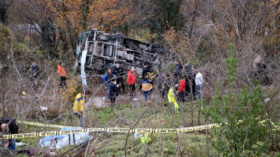 Öğrenci servisi kazasında 'kalp krizi' gizemi!