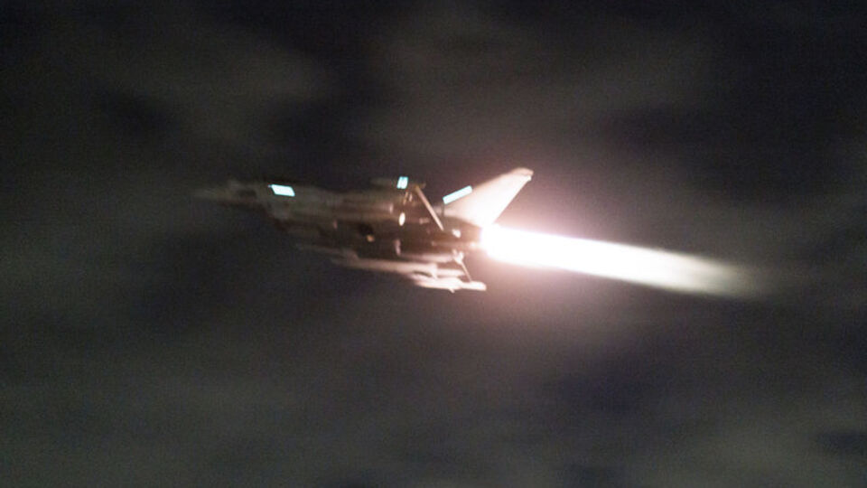 Husiler: ABD Yemen'i 11 kez vurdu