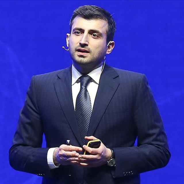 Bayraktar'dan KAAN için tebrik mesajı