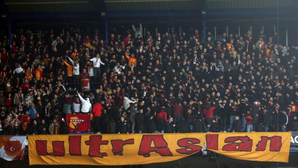 Taraftarları, Aslan'ı yalnız bırakmadı