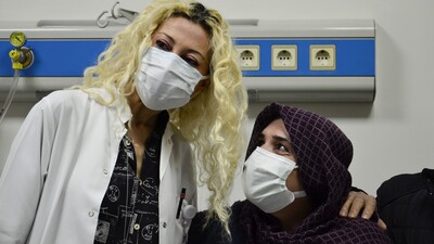 Lösemi hastası anne, kızından nakledilen ilikle hataya tutundu