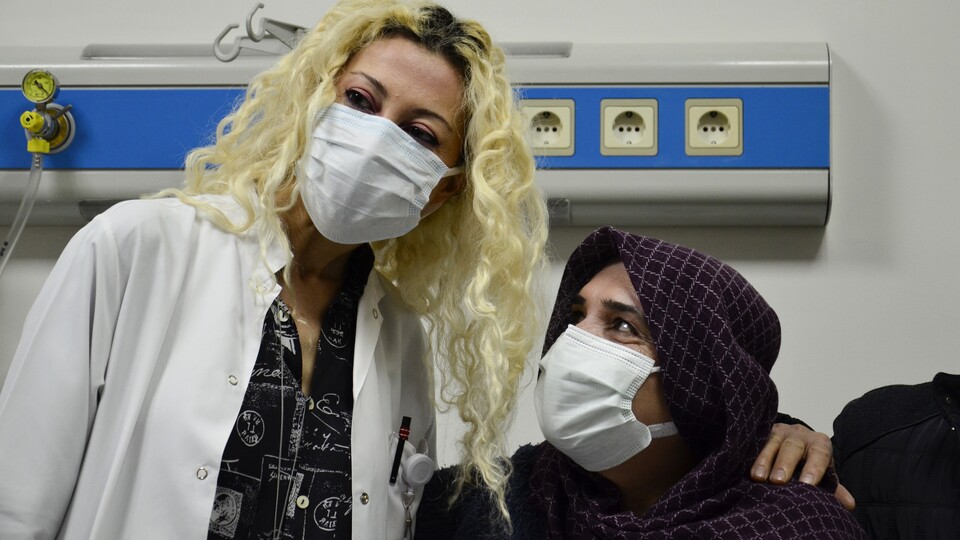 Lösemi hastası anne, kızından nakledilen ilikle hataya tutundu