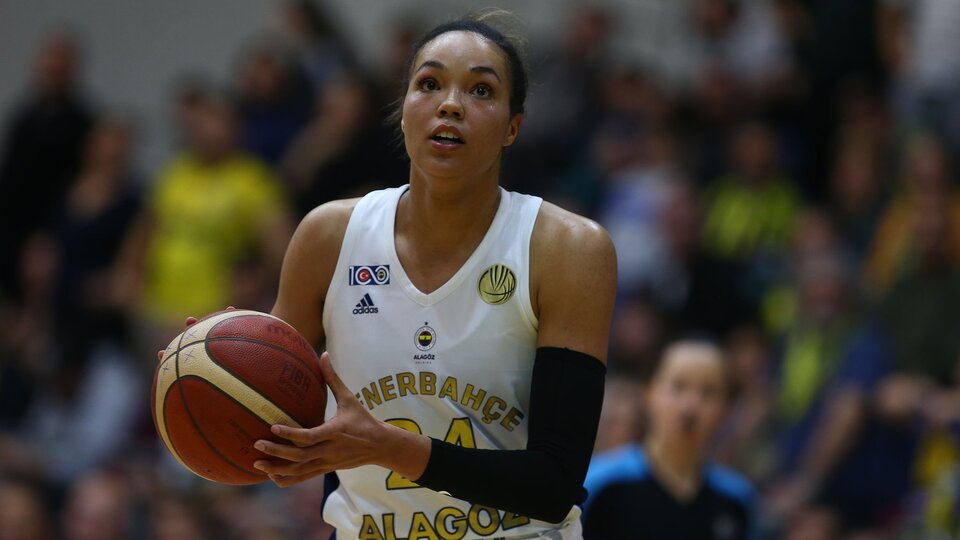 Fenerbahçe, Antalya'da farklı kazandı