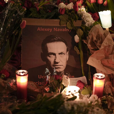 Navalny'in cenazesi annesine teslim edildi