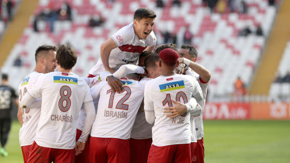 Sivas'tan Pendik'e 4 gol!