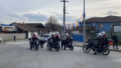 Sokak ortasında 5 el ateş etti