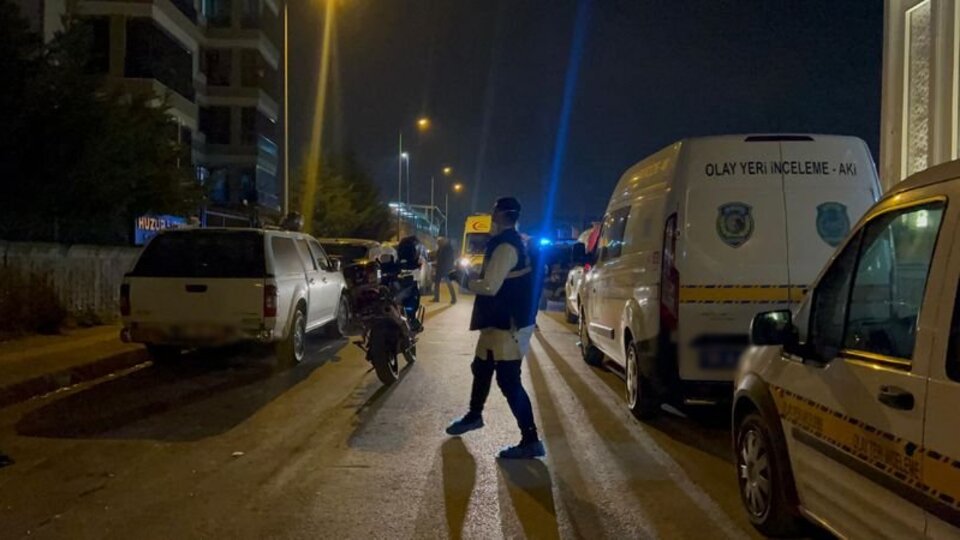 Eski karısını öldürüp intihar etti