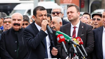 CHP Denizli'de mülteci sorununa oturma eylemi ile dikkat çekti