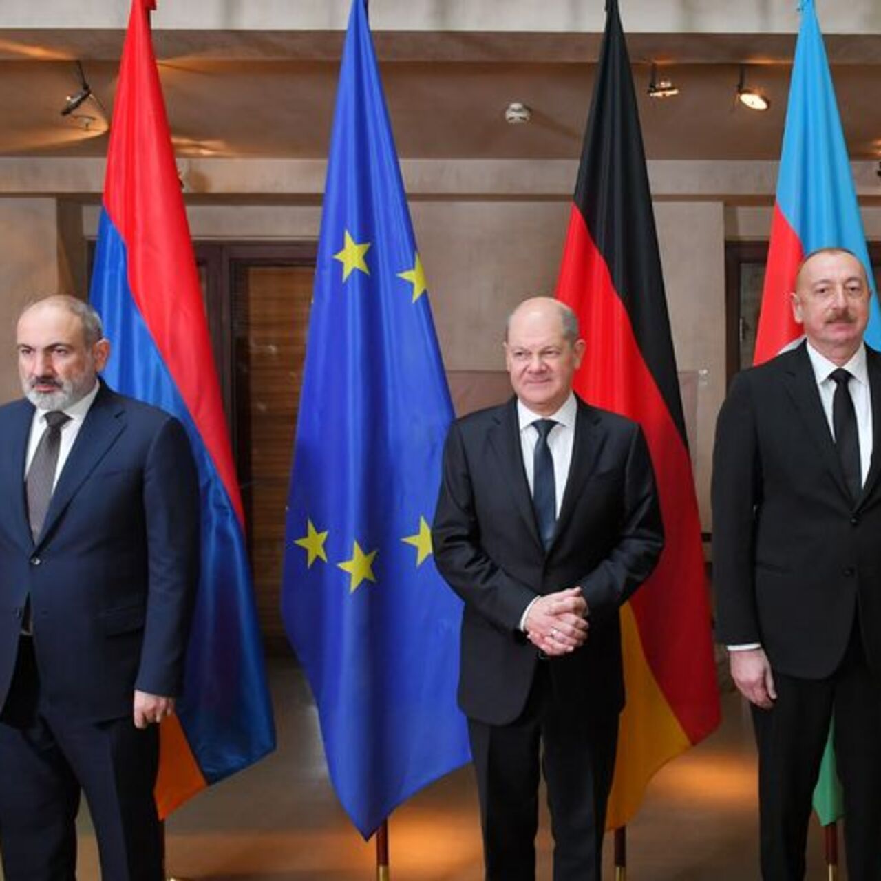 Azerbaycan ve Ermenistan'dan Berlin'de zirve