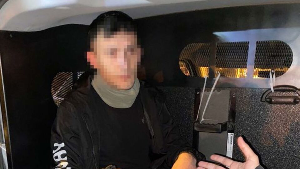 Sevgilisiyle kavga etti, 5 aracı kundakladı