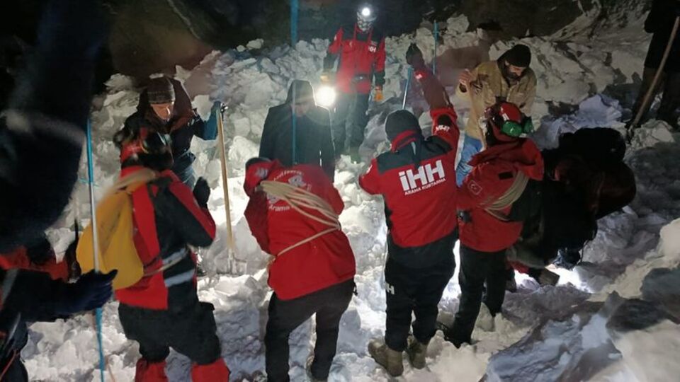 Bingöl'de çığ faciası! 1 kişi hayatını kaybetti