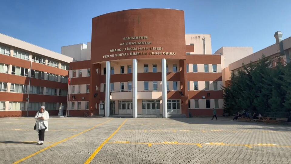 İstanbul'da lisede cinayet!