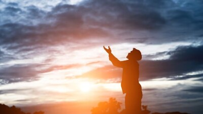 Tebareke suresi okunuşu ve Türkçe anlamı