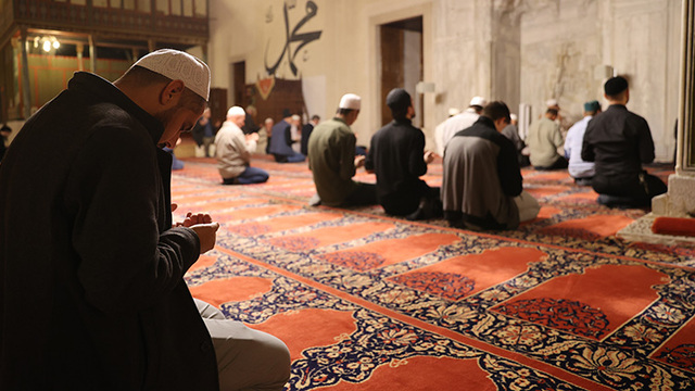 Cuma duası okunuşu ve Türkçe anlamı