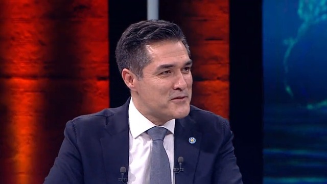 "Yarış üçümüz arasında olacak"