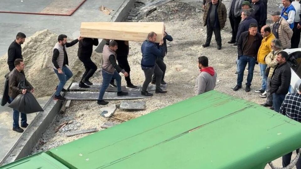 Asansör boşluğuna düşen işçiden acı haber