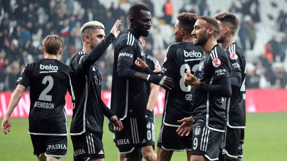 Kartal yarı finalde!