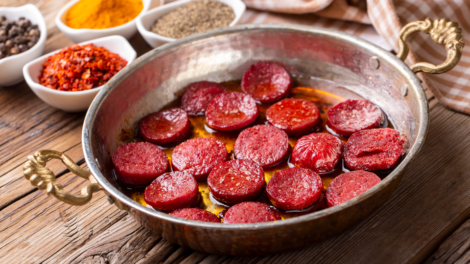 Sucukta hileye dikkat! Pazarda 50, kasapta 200 lira