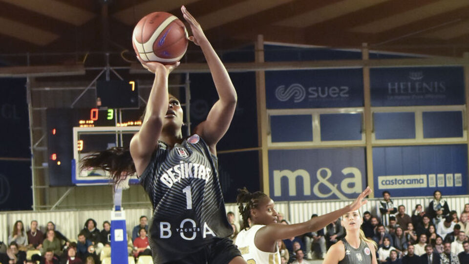 Beşiktaş yarı finalde!