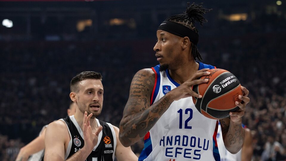 Anadolu Efes, Sırbistan'da kayıp!