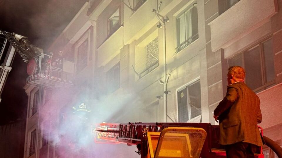 Eskişehir'de korkutan yangın: 30 kişi dumandan etkilendi