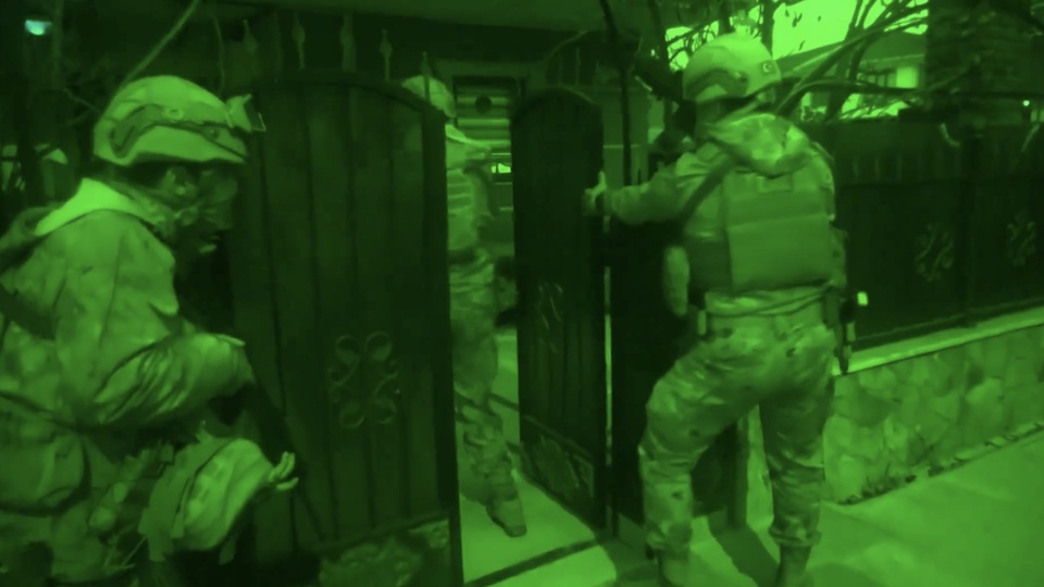 2 örgüt çökertildi! 73 gözaltı