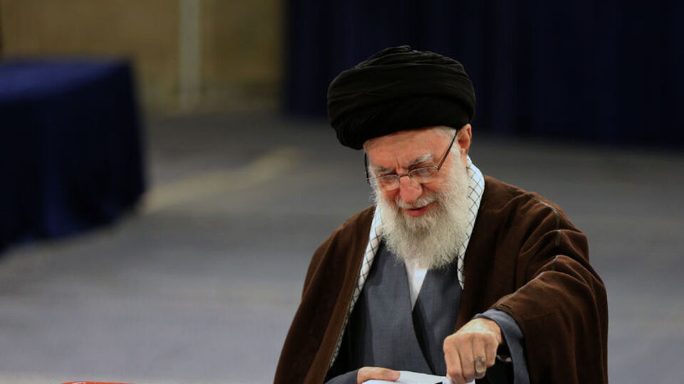 İran sandık başında