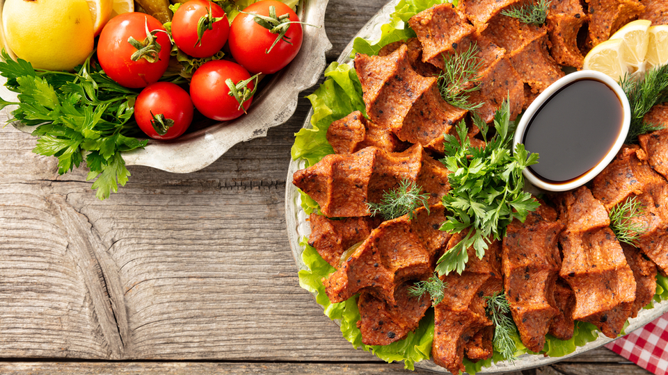 Etli, etsiz çiğ köfte tarif