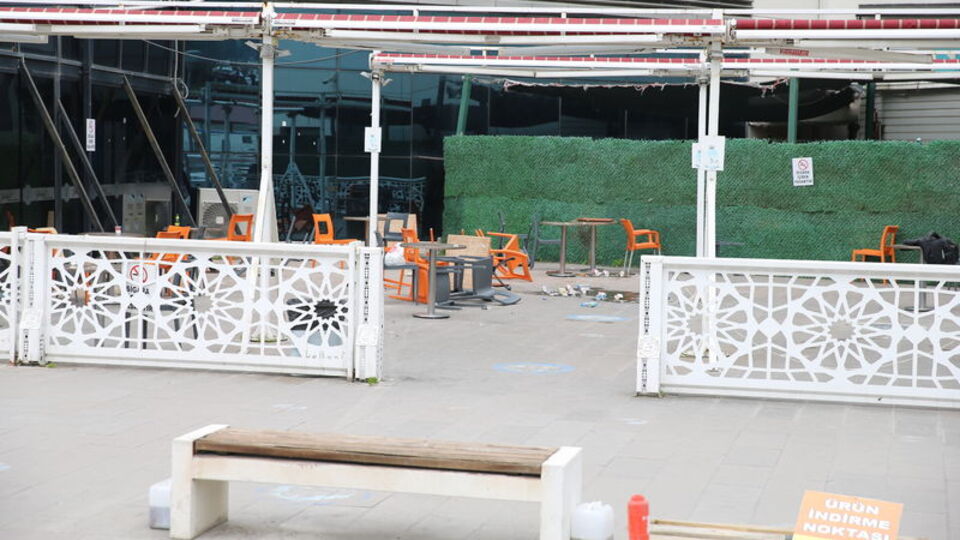 Hastane kafeteryasında dehşet! 7 kişiye kurşun yağdırdılar