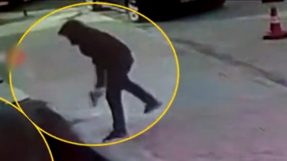 Cam silerken kurşunlandı!