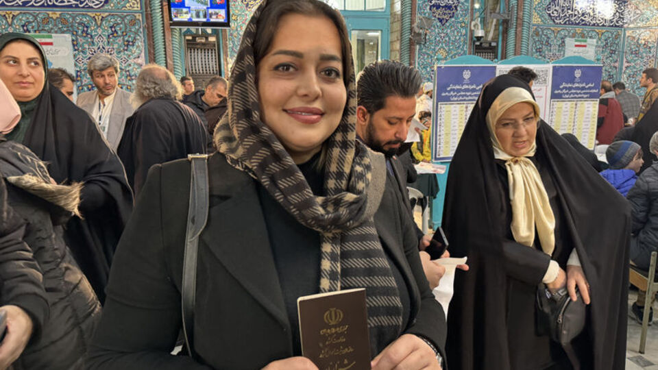 İran'da oy verme süresi 3. kez uzatıldı