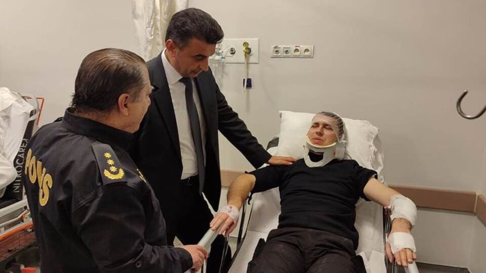 Ehliyetsiz sürücünün çarptığı 1 polis yaralandı