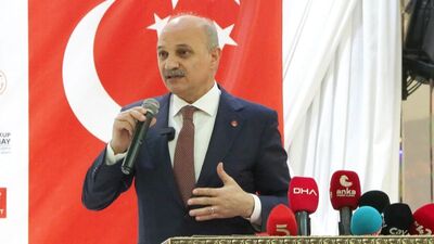 Saadet Partisi'nden pembe metrobüs vaadi