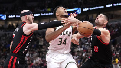 NBA'de geceye Giannis damgası!