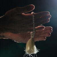 İhlas suresi abdestsiz ve adetken okunur mu?