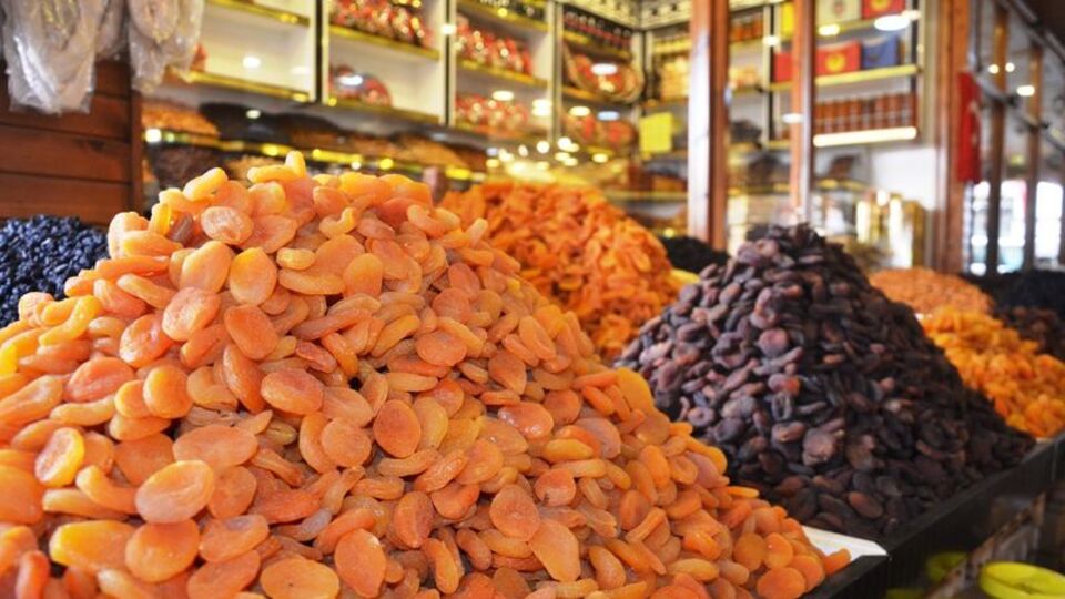 Kayısının fiyatı eti ikiye katladı