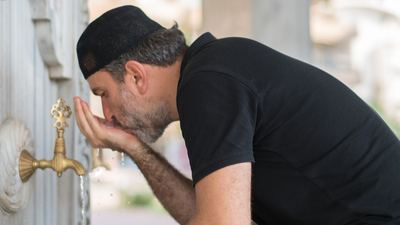 Hanefi mezhebine göre gusül abdesti nasıl alınır?