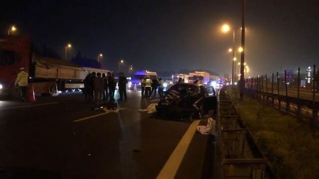 TEM Otoyolu'nda katliam gibi kaza! 5 ölü