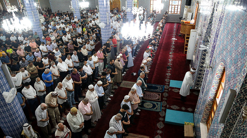 Cuma namazı ve sünneti nasıl kılınır?