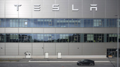 Almanya'daki Tesla fabrikası kundaklandı mı?