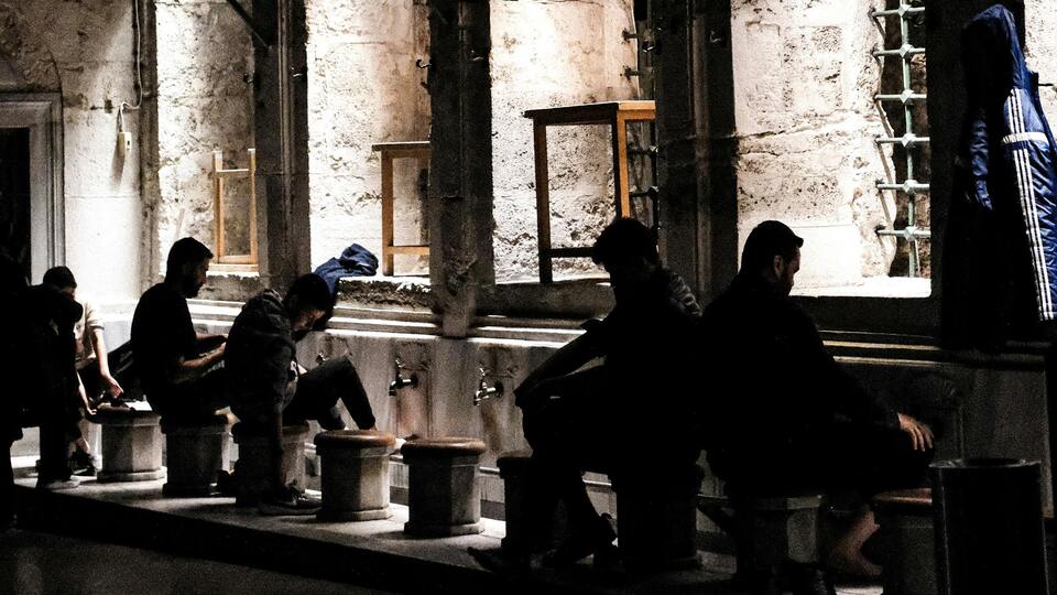 Kusunca abdest bozulur mu?