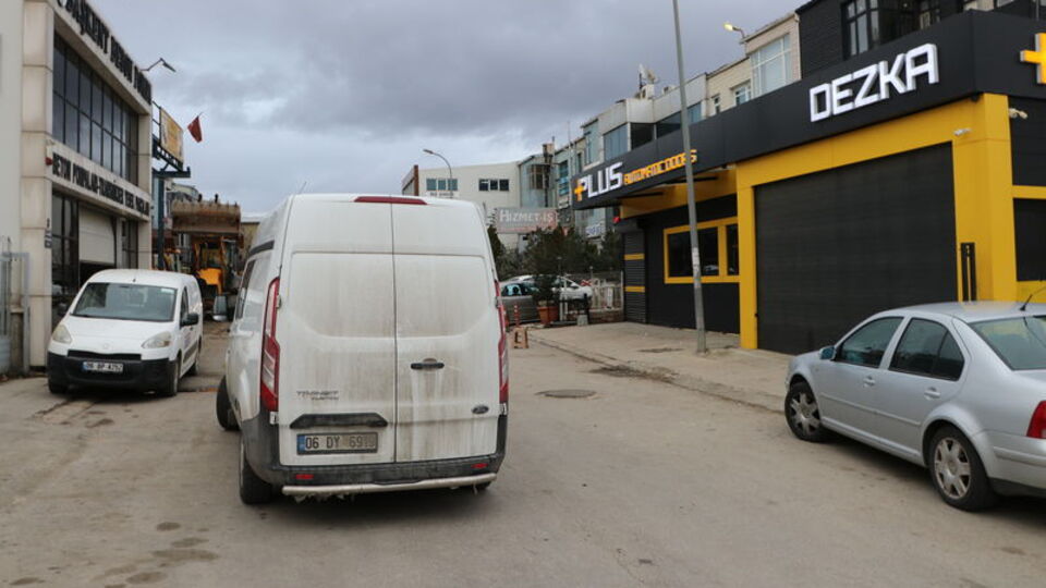 'Köpeklere ekmek verme' kavgası! 1 ölü, 1 yaralı