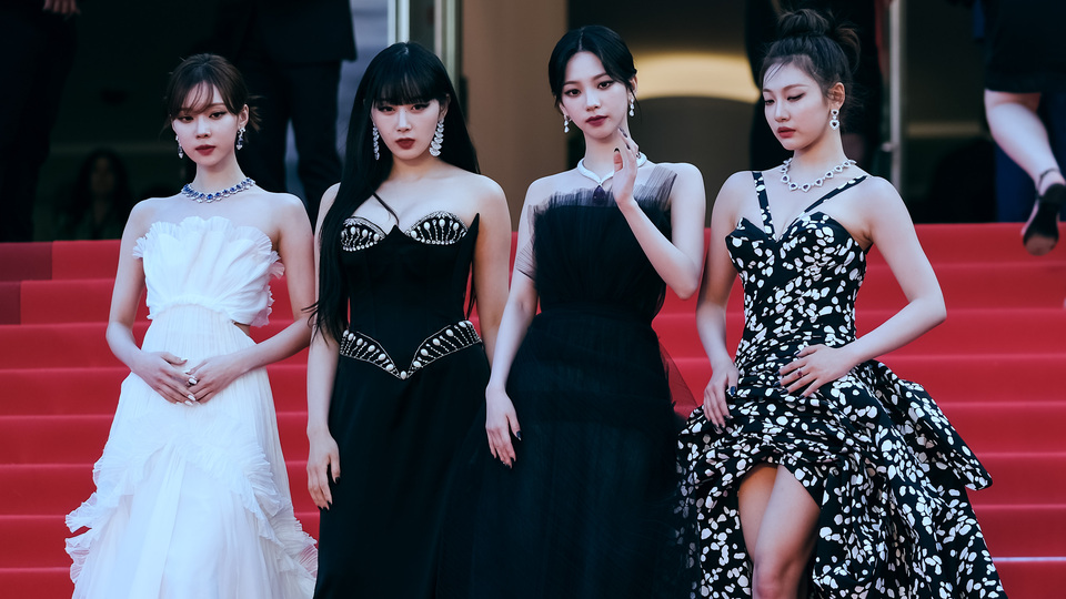 Aşık olduğu için özür diledi