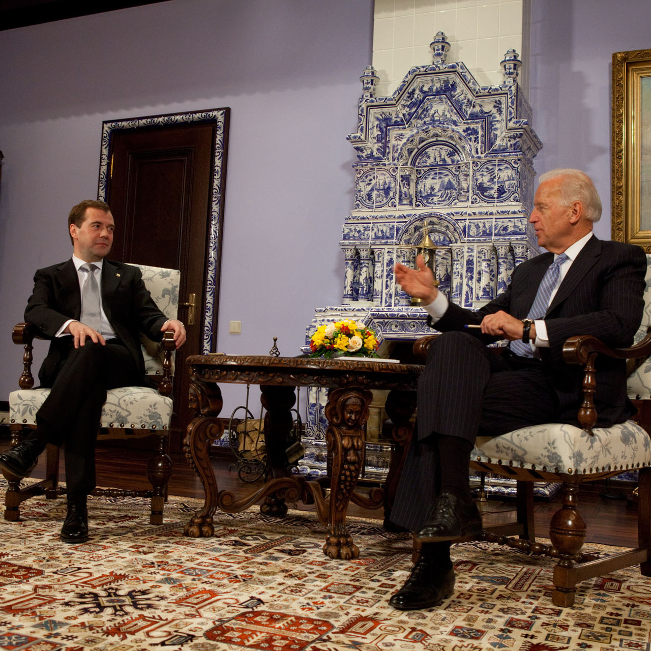 Medvedev, Biden'a hakaret etti: Deli