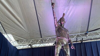 Eda Erdem Dündar'ın heykeli açıldı