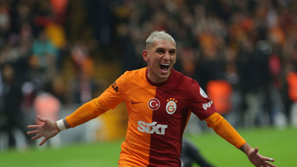 Lucas Torreira'dan ilk gol!