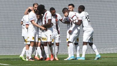 Gençlerbirliği, Altay'ı farklı yendi!