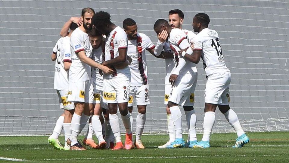 Gençlerbirliği, Altay'ı farklı yendi!